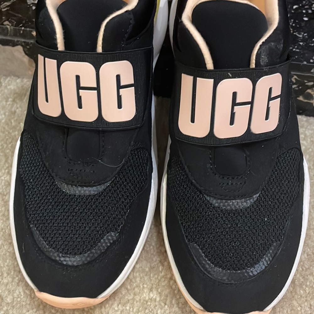 Ugg Size 8 - image 2